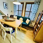 Blaue Tulpe, Balkon Mit Traumblick